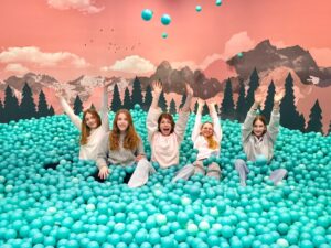 baellebad mit maedchen